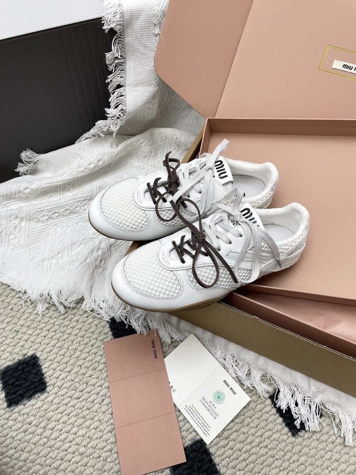여성 미우미우 통기성 메쉬 복고 스니커즈 (독일군)