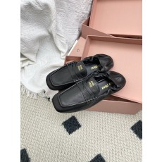 여성 미우미우 메리제인 발레 슈즈