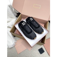 여성 미우미우 슬립온 독일군 슈즈