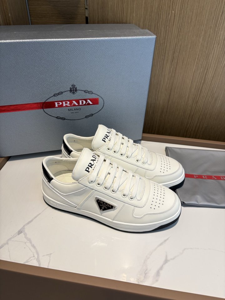 프라다 남성 스니커즈