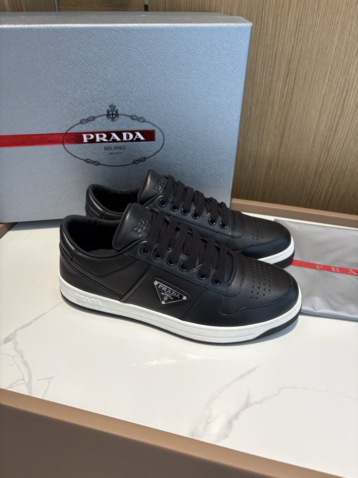 프라다 남성 스니커즈