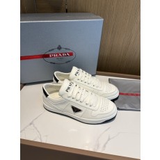 프라다 남성 스니커즈