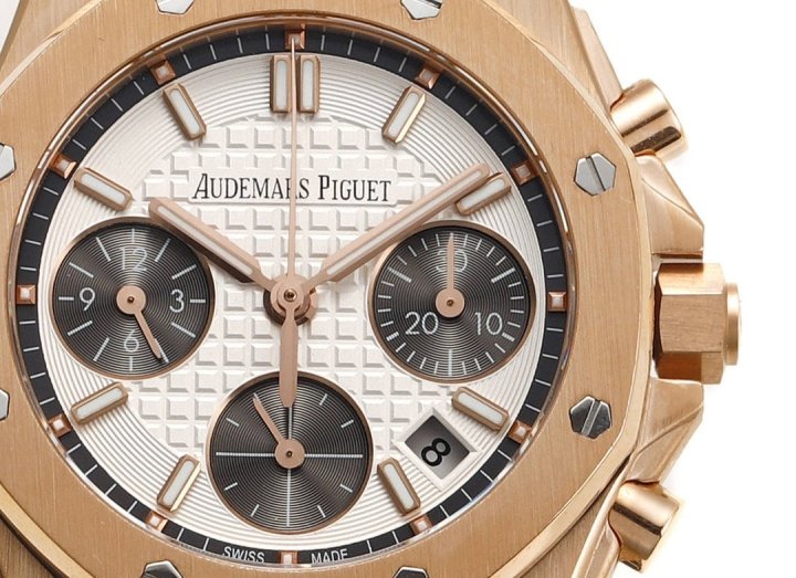 오데마피게 여성  로열오크 오프쇼어 37mm (AP2 버전)