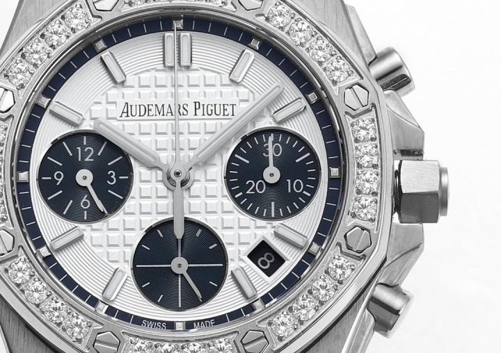 오데마피게 여성  로열오크 오프쇼어 37mm (AP2 버전)