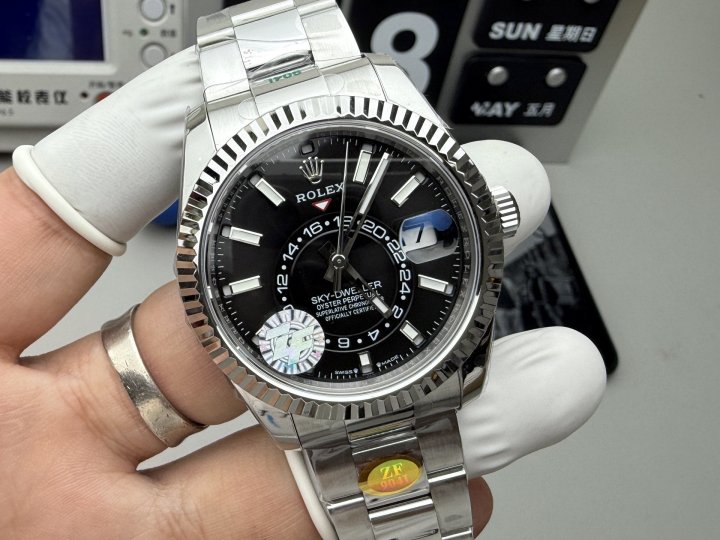 롤렉스 스카이-드웰러 블랙 다이얼 42mm