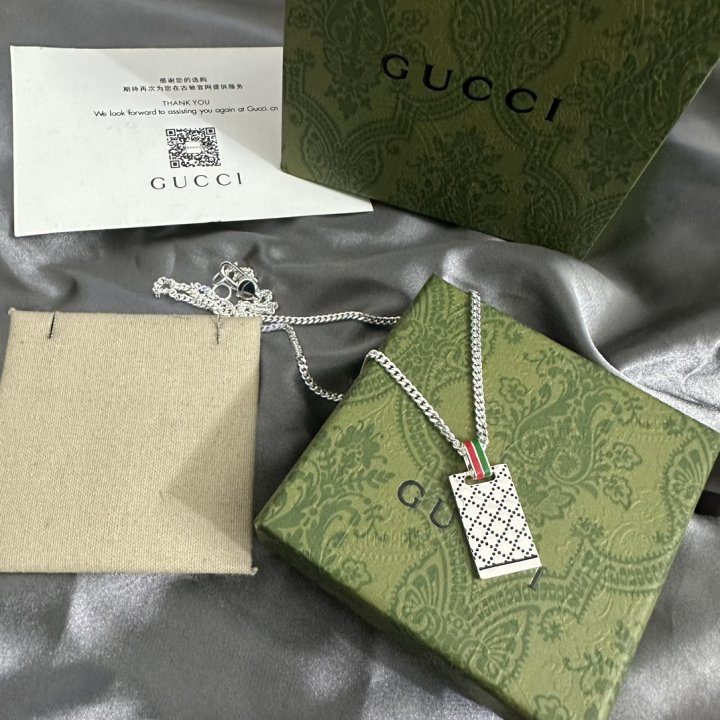 구찌 남녀공용 클래식 플레이트 패턴 목걸이