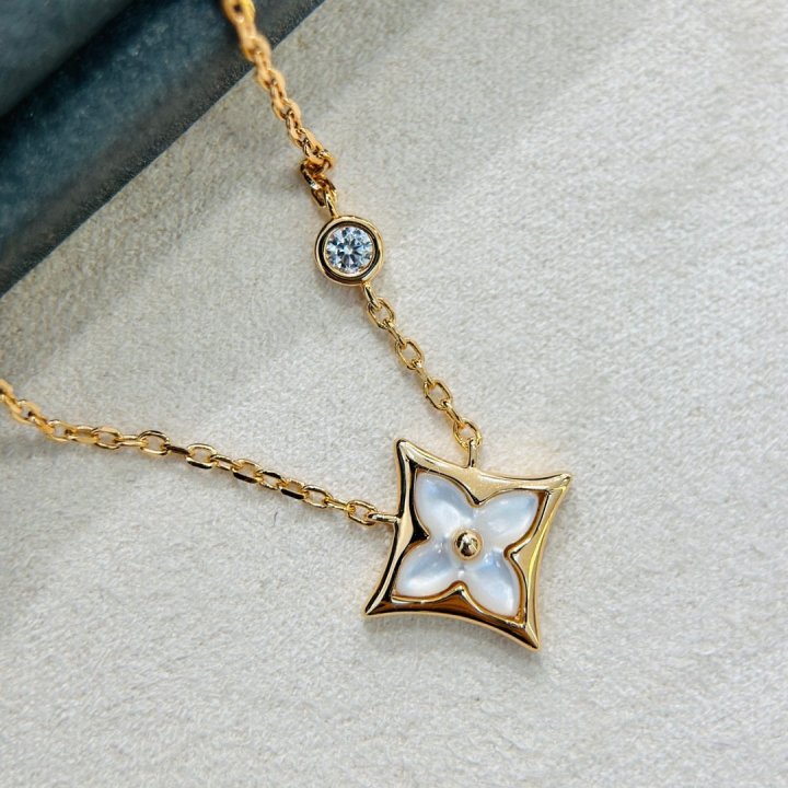 루이비통 여성 클래식 화이트 자개 클로버 모노그램 목걸이