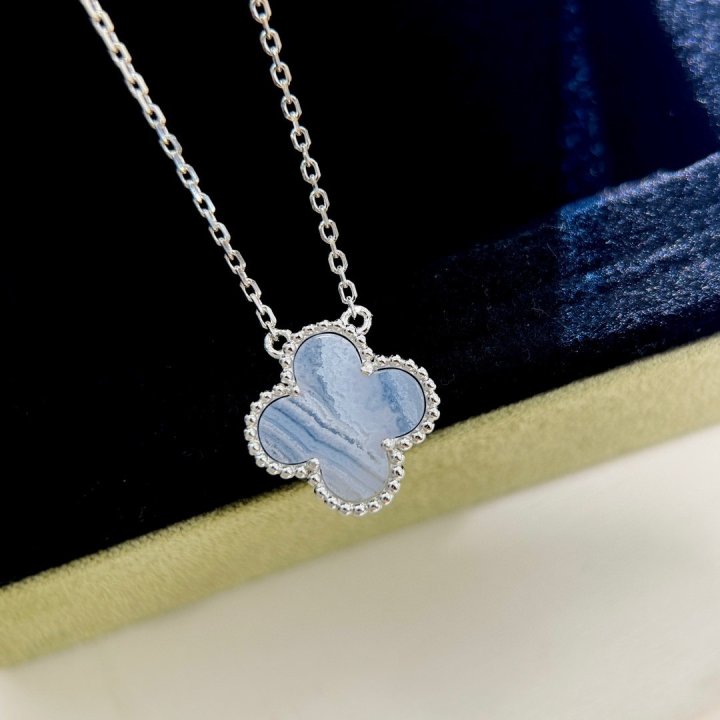 반클리프 여성 클래식 퍼플 코랄 알함브라 싱글 플라워 목걸이