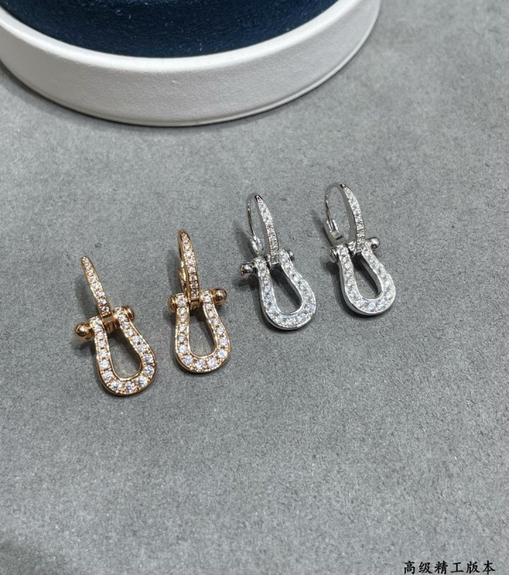 프레드 여성 클래식 라운드 버클 풀파베 귀걸이