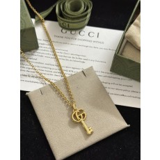 구찌 남녀공용 클래식 더블 G 키 목걸이