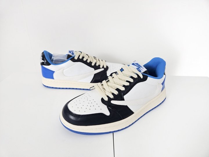 나이키 트라비스 스캇 sb덩크 운동화