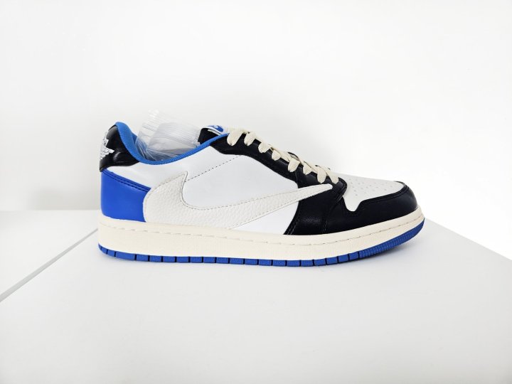 나이키 트라비스 스캇 sb덩크 운동화